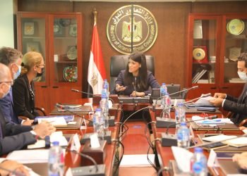 وزيرة التعاون الدولي تلتقي المدير الإقليمي لقطاع النقل بمجموعة البنك الدولي لبحث مجالات التعاون المشترك