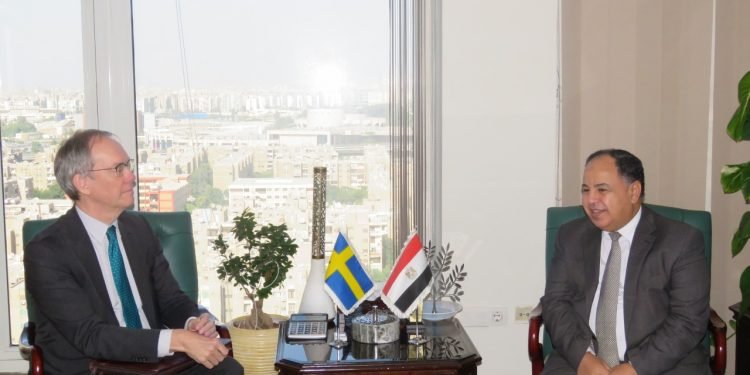 وزير المالية : تهيئة مناخ جاذب للاستثمارات المحلية والأجنبية فى مصر