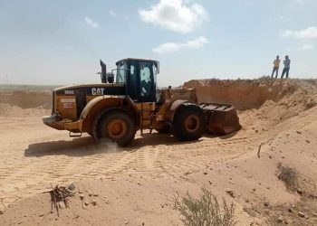 وزير النقل يتفقد مشروع القطار الكهربائي العين السخنة / مطروح