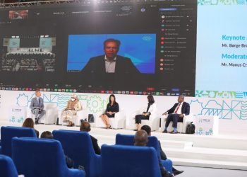 رئيس المنتدى الاقتصادى العالمى يشيد بالاصلاحات التى حققتها مصر فى كافة القطاعات