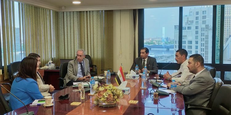 صناعة الجلود تستقبل وفدا ايطاليا لبحث سبل التعاون