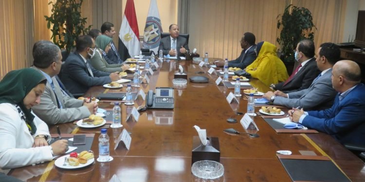 وزير المالية لأمين عام  الضرائب السودانية : الإصلاح الاقتصادى جعلنا أكثر قدرة على تحسين معيشة المواطنين