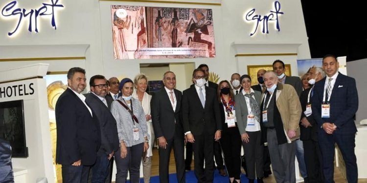 بالصور..وزير السياحة والآثار يتفقد الجناح المصري في المعرض السياحي الدولي IFTM TOP RESA بباريس