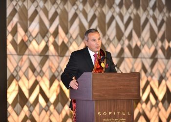 رئيس بنك مصر يحصل على جائزة “فخر العرب الدولية للقيادات المصرفية 2021”