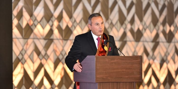 رئيس بنك مصر يحصل على جائزة “فخر العرب الدولية للقيادات المصرفية 2021”