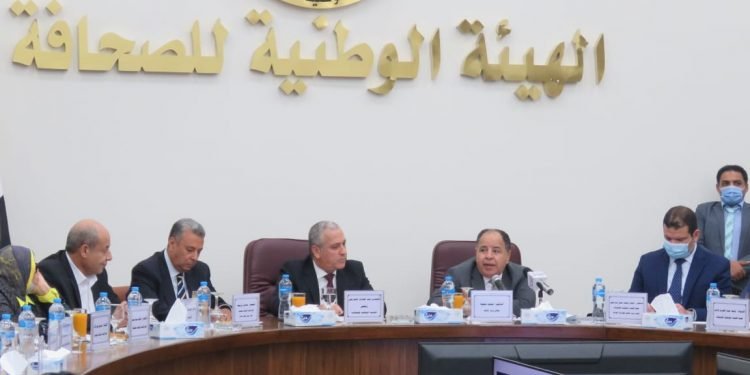 وزير المالية: نستهدف تحقيق معدل نمو ٥,٦٪ وفائض أولى ١,٥٪ وخفض عجز الموازنة إلى ٦,٧٪