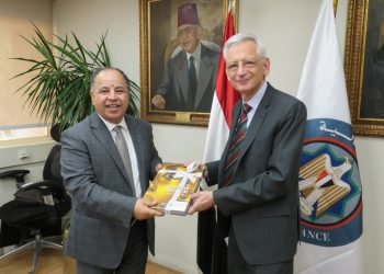 وزير المالية: فى لقائه بالسفير الفرنسى “الحكومة تمضى بخطى ثابتة فى تنفيذ الإصلاحات الهيكلية”