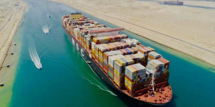 قناة السويس: رفع كفاءة ميناء السخنة وتحويله إلى أكبر ميناء تجاري لتداول الحاويات علي البحر الأحمر