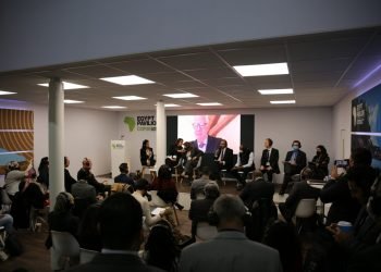 على هامش مؤتمر “COP26” .. “التجاري الدولي” يناقش تمويل خطط التعافي من الآثار السلبية لتغير المُناخ في إفريقيا والشرق الأوسط