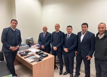 جمارك القاهرة: تضبط محاولة تهريب عدد من الهواتف المحمولة وطائرة تصوير “درون” مفككة