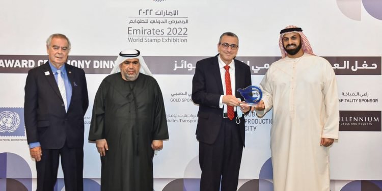 تكريم البريد المصرى فى الإمارات بعد مشاركة متميزة بطوابع تاريخية ونادرة