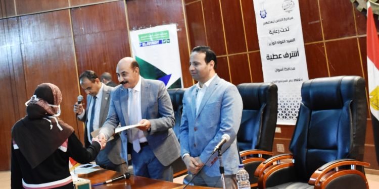 مؤسسة «العربى لتنمية المجتمع» تساهم فى زواج 28 عروسة بمحافظة أسوان