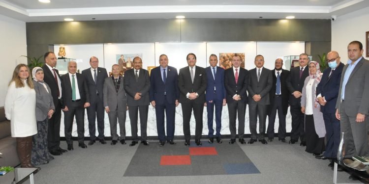 اى فاينانس تزود مصر للبترول بمنظومة بطاقات ذكية لتوزيع حصص الوقود