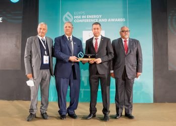 شل تفوز بجائزة  التميز في مجالات السلامة والصحة وحماية البيئة