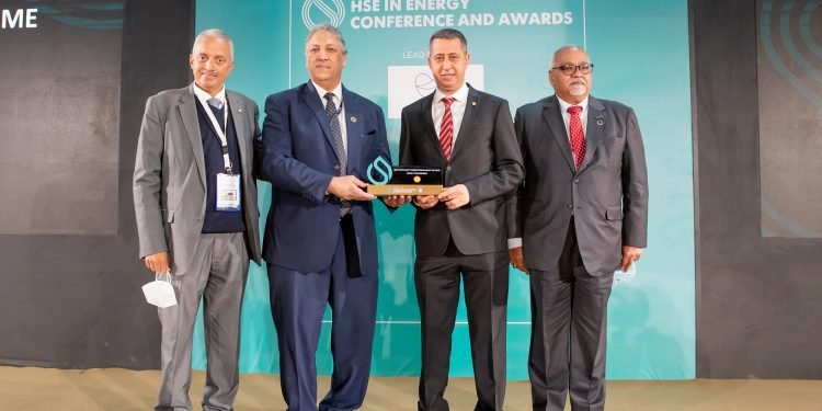 شل تفوز بجائزة التميز في مجالات السلامة والصحة وحماية البيئة