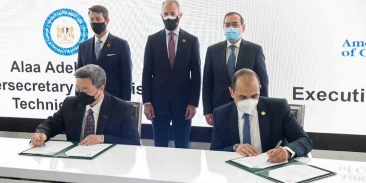 شل مصر تتعاون مع “إيجاس” في العمل على مشاريع إزالة الكربون من الغاز الطبيعي في مصر