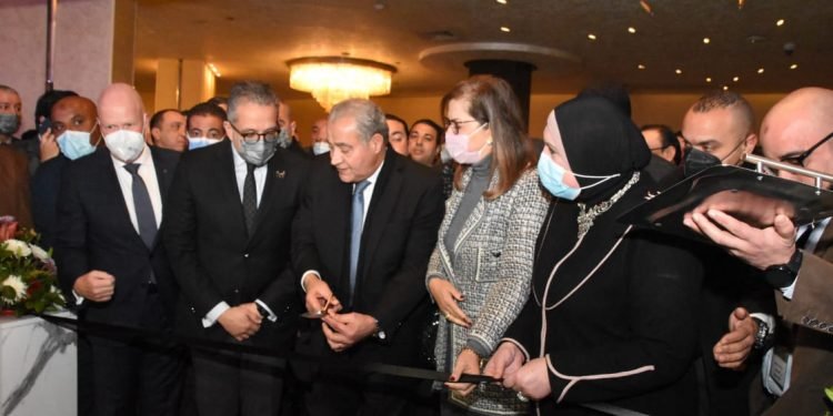 مصيلحى يطلق معرض الدهب نيبو بحضور ٥ وزراء