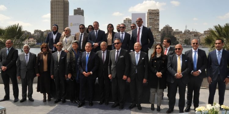 اطلق بنك مصر والبنك الاهلي المصرى وبنك القاهرة  شركة الاستثمار ” أفانز منارة للاستثمار المباشر “