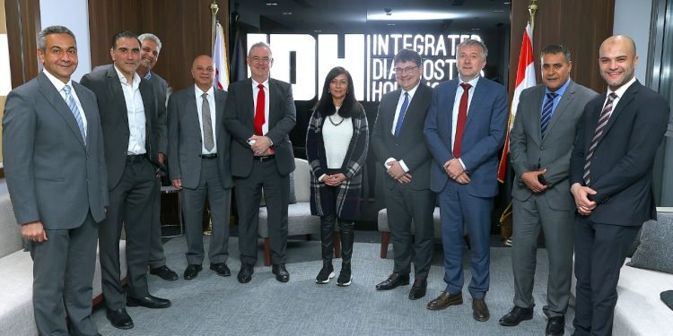 رئيس سيمنز هيلثنيرز لأوروبا والشرق الأوسط وإفريقيا يشيد بأحدث فروع البرج سكان