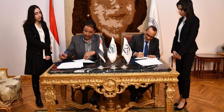 معهد المحاسبين الاداريين و جامعة مصر للعلوم التكنولوجيا يتعاونان في إصدار شهادة المحاسب