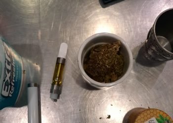 جمارك مطار القاهرة الدولي تضبط محاولتى تهريب كمية من المواد المخدرة