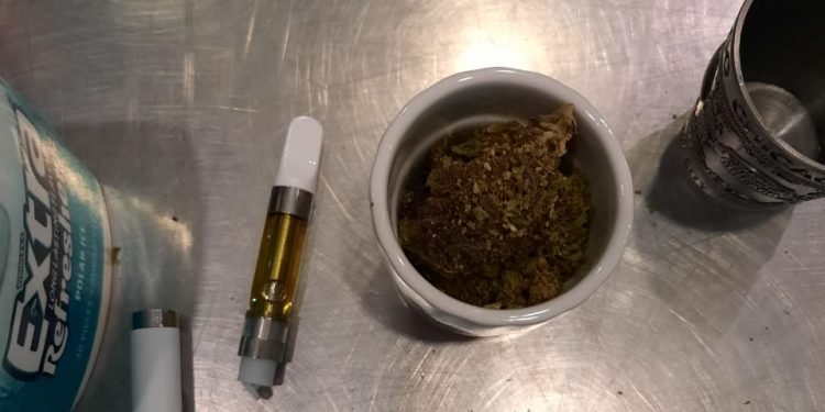 جمارك مطار القاهرة الدولي تضبط محاولتى تهريب كمية من المواد المخدرة