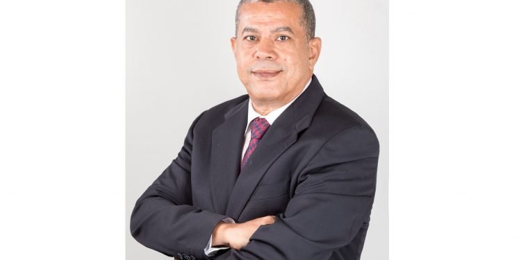 الدكتور بدوي ابراهيم خبير الجمارك يكتب عن أمه : رأيت فيها العدل و الحكمة و الصبر