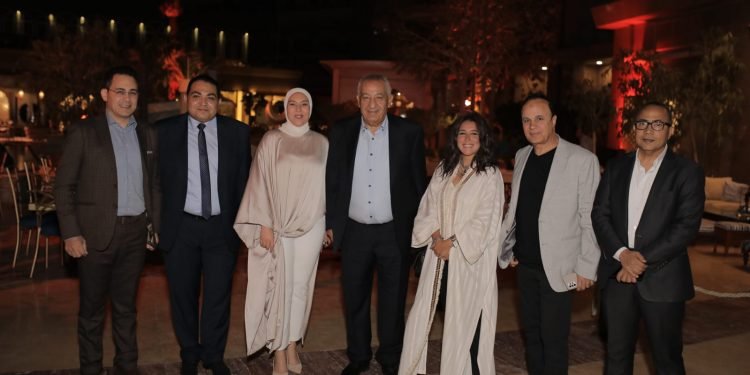 بعد انتهاء التصوير…كامل أبو علي وأسرة مسلسل «دايما عامر» في سحور رمضاني ضخم