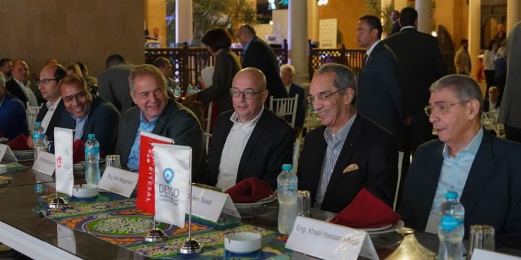 وزير الاتصالات يشارك منظمات المجتمع المدني حفل سحورها السنوي برعاية مجموعة بنية