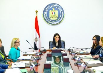 لبحث برامج تمكين المرأة.. المشاط تلتقي رئيس الوكالة الامريكية للتنمية