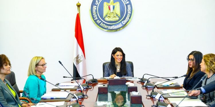 لبحث برامج تمكين المرأة.. المشاط تلتقي رئيس الوكالة الامريكية للتنمية