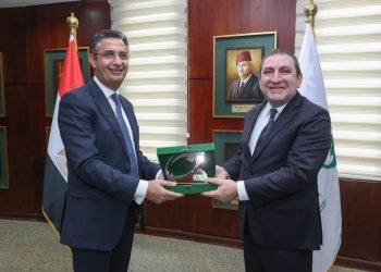 رئيس البريد المصري يستقبل سفير جمهورية أذربيجان بالقاهرة