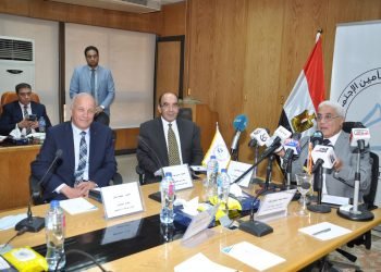 “إي فاينانس” تواصل استبدال كروت المعاشات الزرقاء بكروت “ميزة”