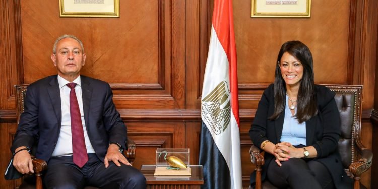 د.رانيا المشاط وزيرة التعاون الدولي تلتقي الأمين العام للاتحاد من أجل المتوسط لبحث التعاون المشترك في تمويل المشروعات الخضراء ضمن برنامج “نُوَفِّي”