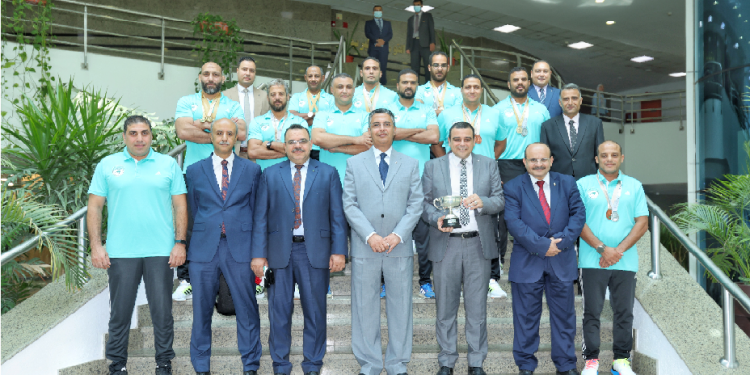 الدكتور شريف فاروق: يكرم فريق البريد للمصارعة بعد حصوله على بطولة العظماء الخمسة الدولية