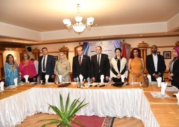 مراجعة قوانين الأسرة والطفل ودورات تدريبية للمقبلين على الزواج