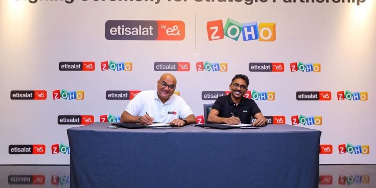 اتصالات مصر” توقع اتفاقية تعاون مع شركة “زوهو” العالمية لإتاحة حلول تكنولوجية للشركات والتجار