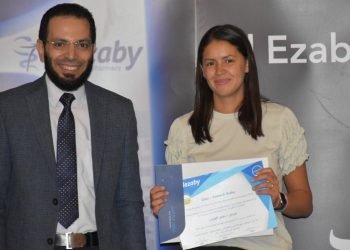 صيدليات العزبي» تكثف المعروض من الفيتامينات ومنتجات العناية بالبشرة والشعر استعدادًا لــ «الدراسة»