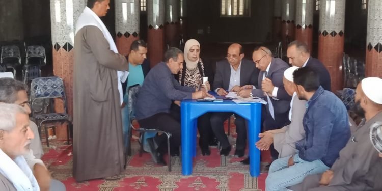 “القوي العاملة ” تسلم إعانات لأسر ضحايا الحادث المروري بالبحيرة