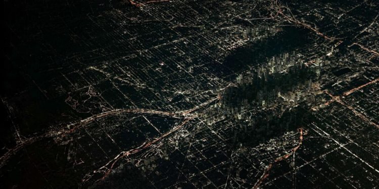 تقرير إريكسون: بإمكان الاتصال الخلوي معالجة الطلب المتزايد على الكهرباء