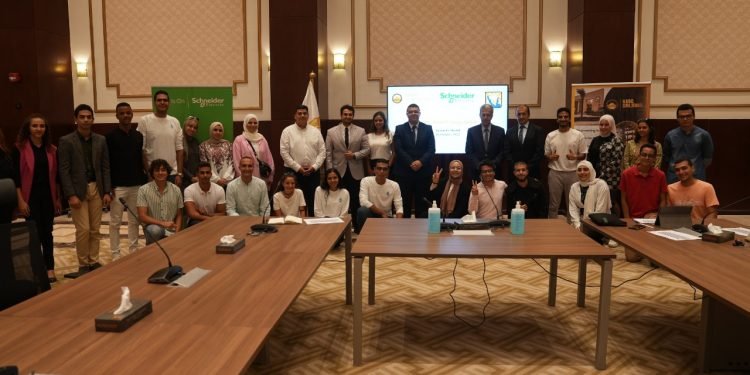 الانتقال إلى المرحلة النصف نهائية في مسابقة “التحدي الأخضر للاستدامة” مع شنايدر إلكتريك وجامعة “الملك سلمان” بجنوب سيناء