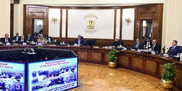 رئيس الوزراء: المؤتمر الاقتصادي سيمثل منصة لتبادل وجهات النظر بين الحكومة والخبراء لصياغة خارطة طريق