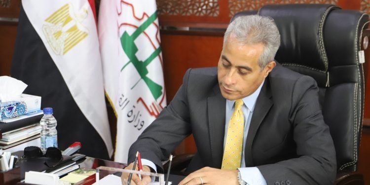 القوي العاملة: 100 ألف جنيه تعويض بحادث البحيرة للمتوفي..و10الاف للمصاب