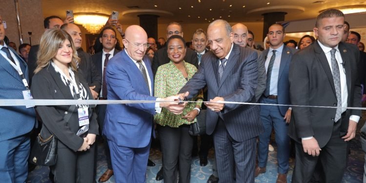 وزير قطاع الأعمال العام يفتتح معرض Destination Africa2022 في نسخته السادسة