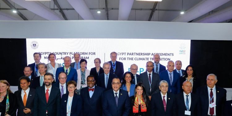 شهدها دولة رئيس الوزراء السيد الدكتور مصطفى مدبولي رئيس مجلس الوزراء بالجناح المصري ضمن فعاليات مؤتمر المناخ COP27 بمدينة شرم الشيخ