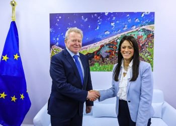 مباحثات مكثفة لـ “التعاون الدولي”و أوروبا لتمويل مشروعات الخضراء