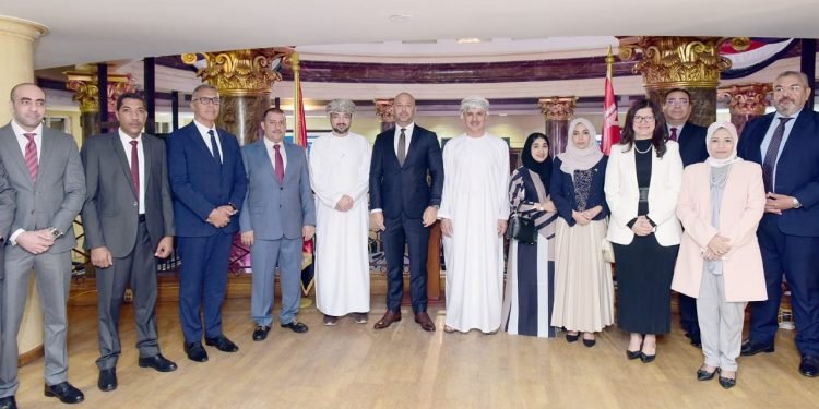 وفد بورصة مسقط يزور بورصة مصر لبحث اليات التعاون المشترك