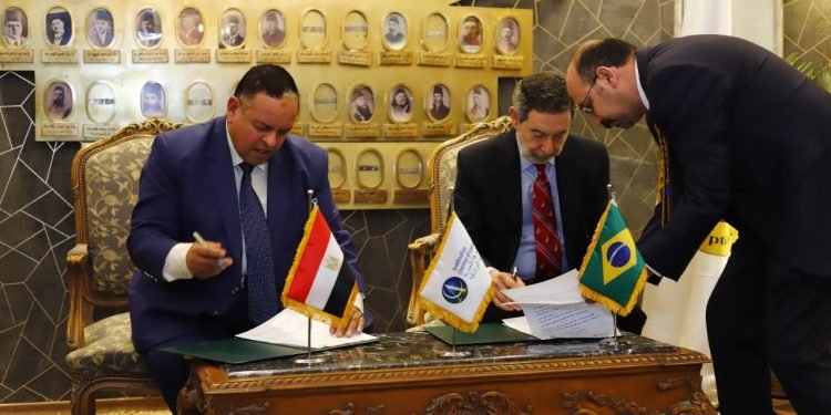 “الجمارك المصرية” و”العربية البرازيلية” يوقعان خطه عمل لتبادل المستندات والبيانات الكترونيا
