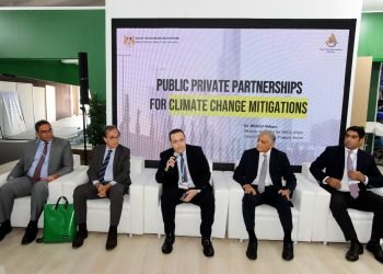 الإسكان” تُنظم جلسة نقاشية تحت عنوان “الشراكات بين القطاعين العام والخاص للحد من تغير المناخ