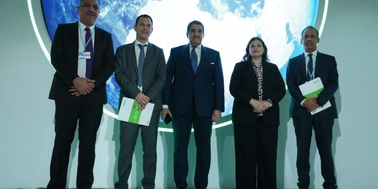 إى اسواق مصر توقع مذكرة تعاون مع شنايدر اإليكتريك لرقمنه العمليات التجارية على هامش مؤتمر المناخ